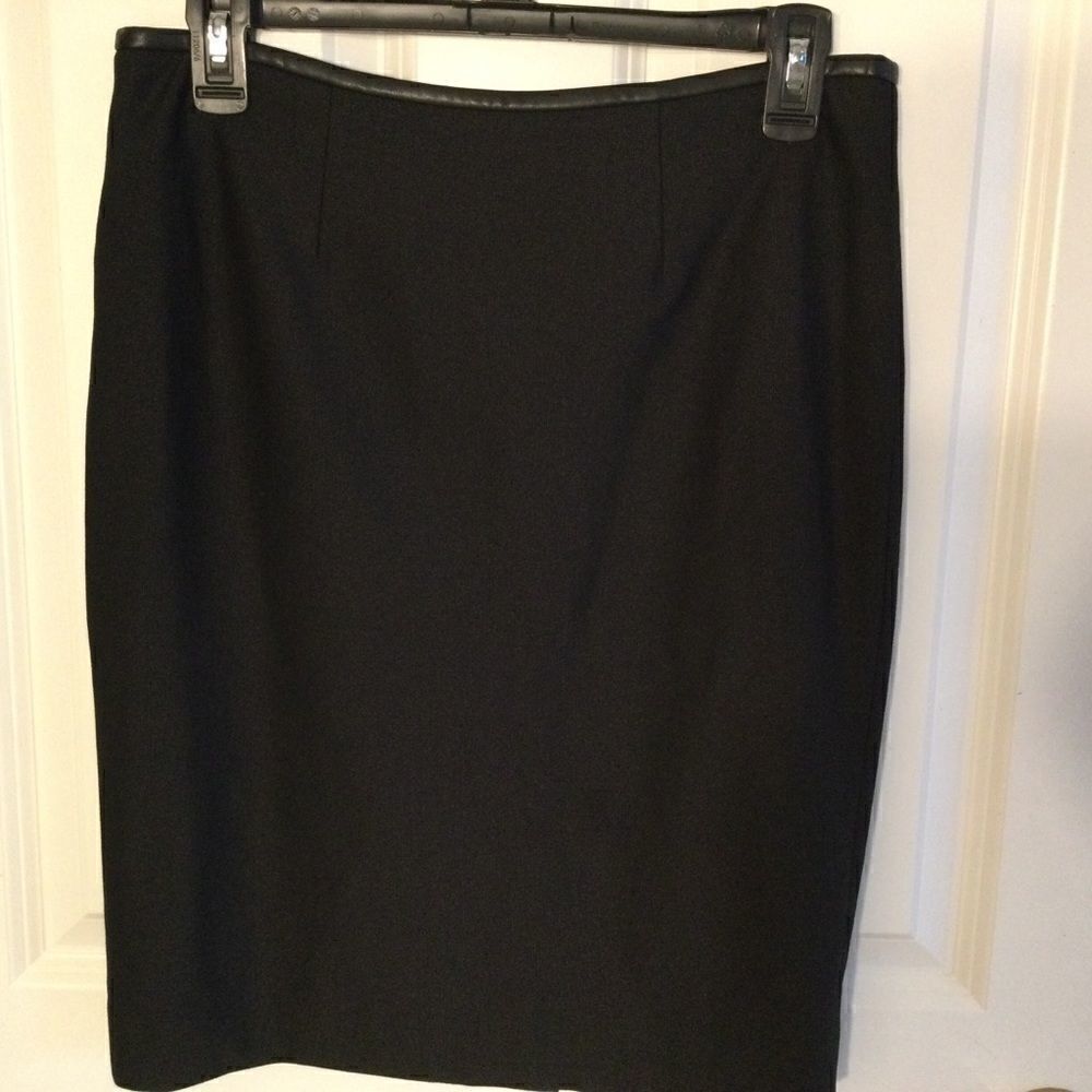 NWOT. Calvin Klein 6P Black A Line Skirt